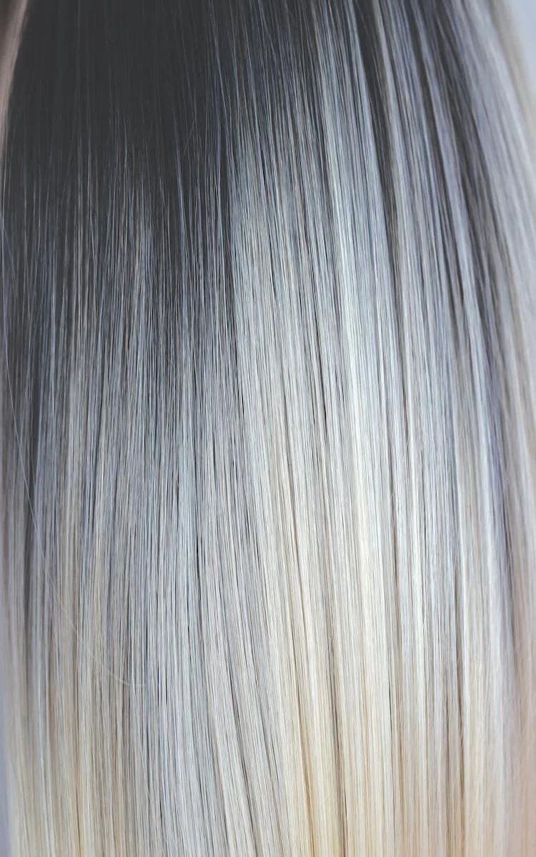 Creme de Coco color swatch by Rene of Paris