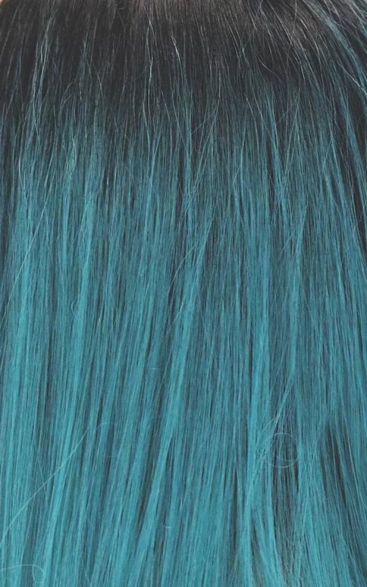 Royal Emerald color swatch by Rene of Paris